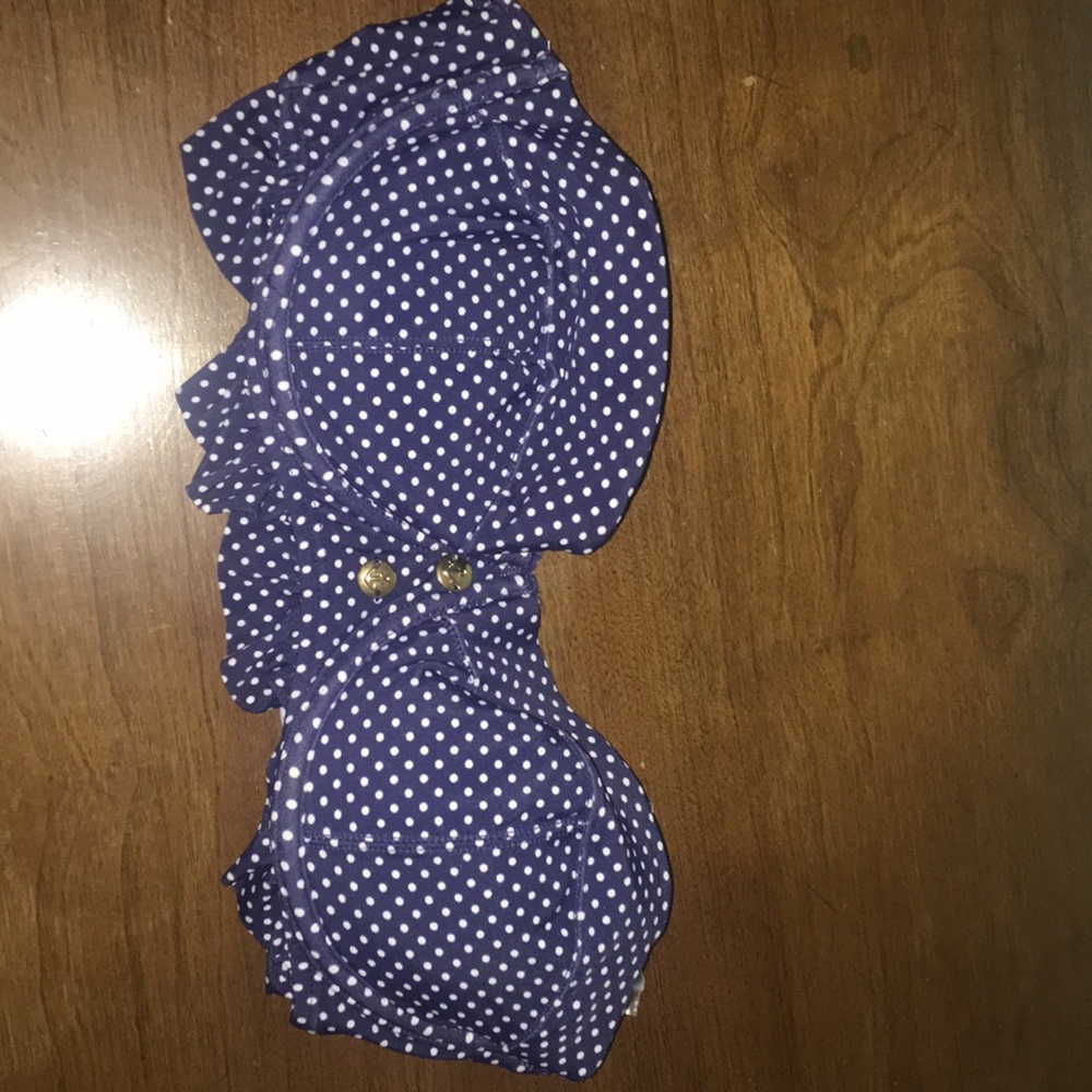 Size M swimsuit top, never worn